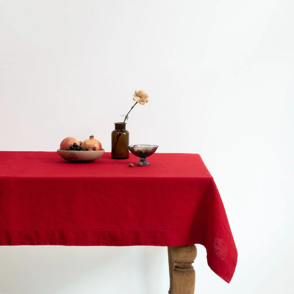 Leinen Tischdecke in Übergröße in Rot von Linen Tales Größe 140x380 cm