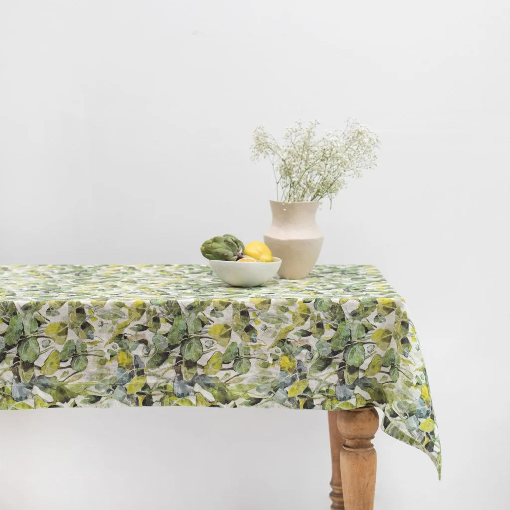 Leinen Tischdecke Lotusblätter in Weiß+Grün Muster Lotusblätter von Linen Tales Größe 140x250 cm