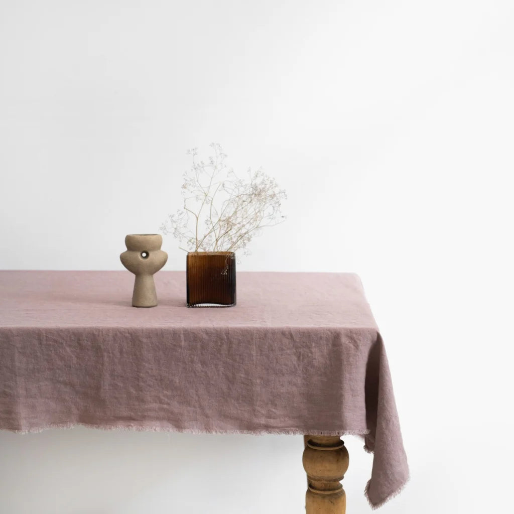 Leinen Tischdecke mit Fransen in Altrosa Rosa von Linen Tales Größe 140x380 cm