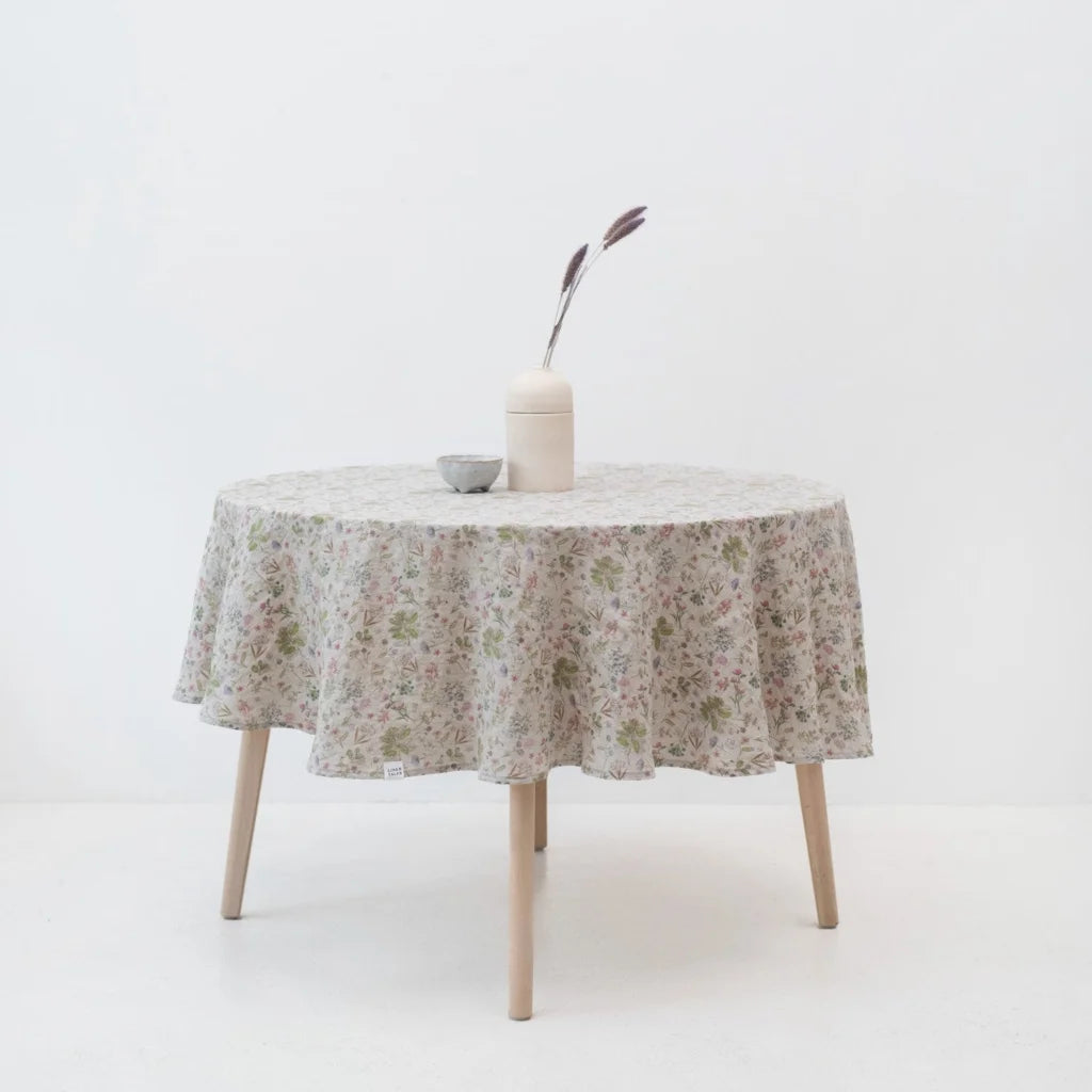 Leinen Tischdecke rund Botanik in Creme+Rosa+Grün+Braun Muster Botanik von Linen Tales Größe Ø 150 cm