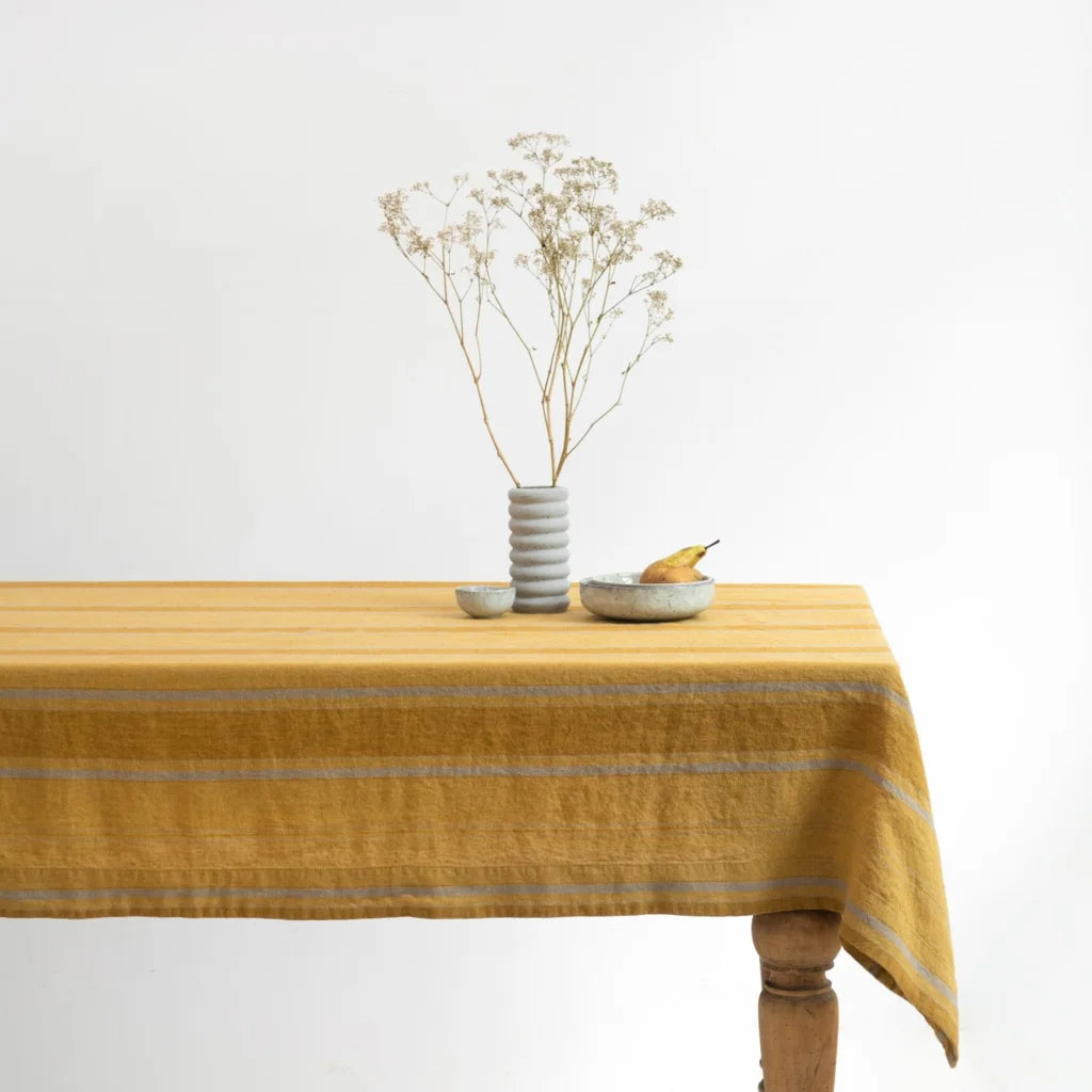 Leinen Tischdecke Streifen in Senfgelb+Bronze Gelb+Gelb Muster Streifen von Linen Tales Größe 140x140 cm