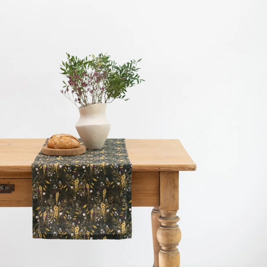 Leinen Tischläufer Gräser in Dunkelgrün+Gelb Grün+Gelb Muster Gräser von Linen Tales Größe 40x150 cm