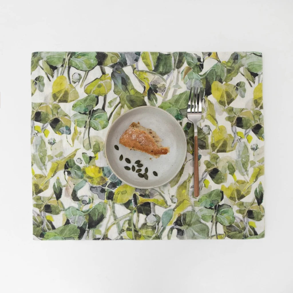Leinen Tischset Lotusblätter 2er-Pack in Weiß+Grün Muster Lotusblätter von Linen Tales Größe 45x35 cm