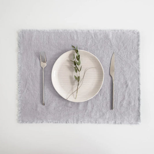 Leinen Tischset mit Fransen 2er-Pack in Hellgrau Grau von Linen Tales Größe 45x35 cm