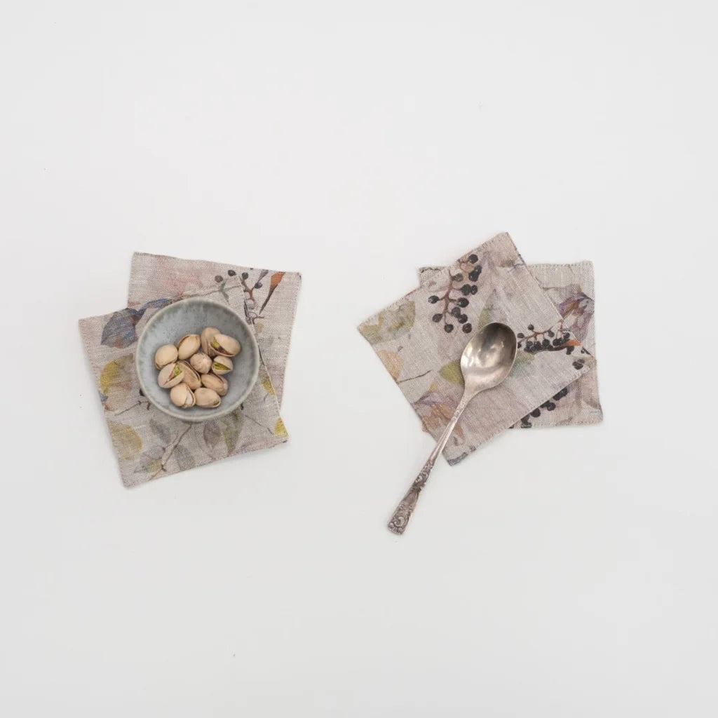 Leinen Untersetzer Blumen 4er-Pack in Creme+Flieder+Gelb Creme+Lila+Gelb Muster Blumen von Linen Tales Größe 15x15 cm