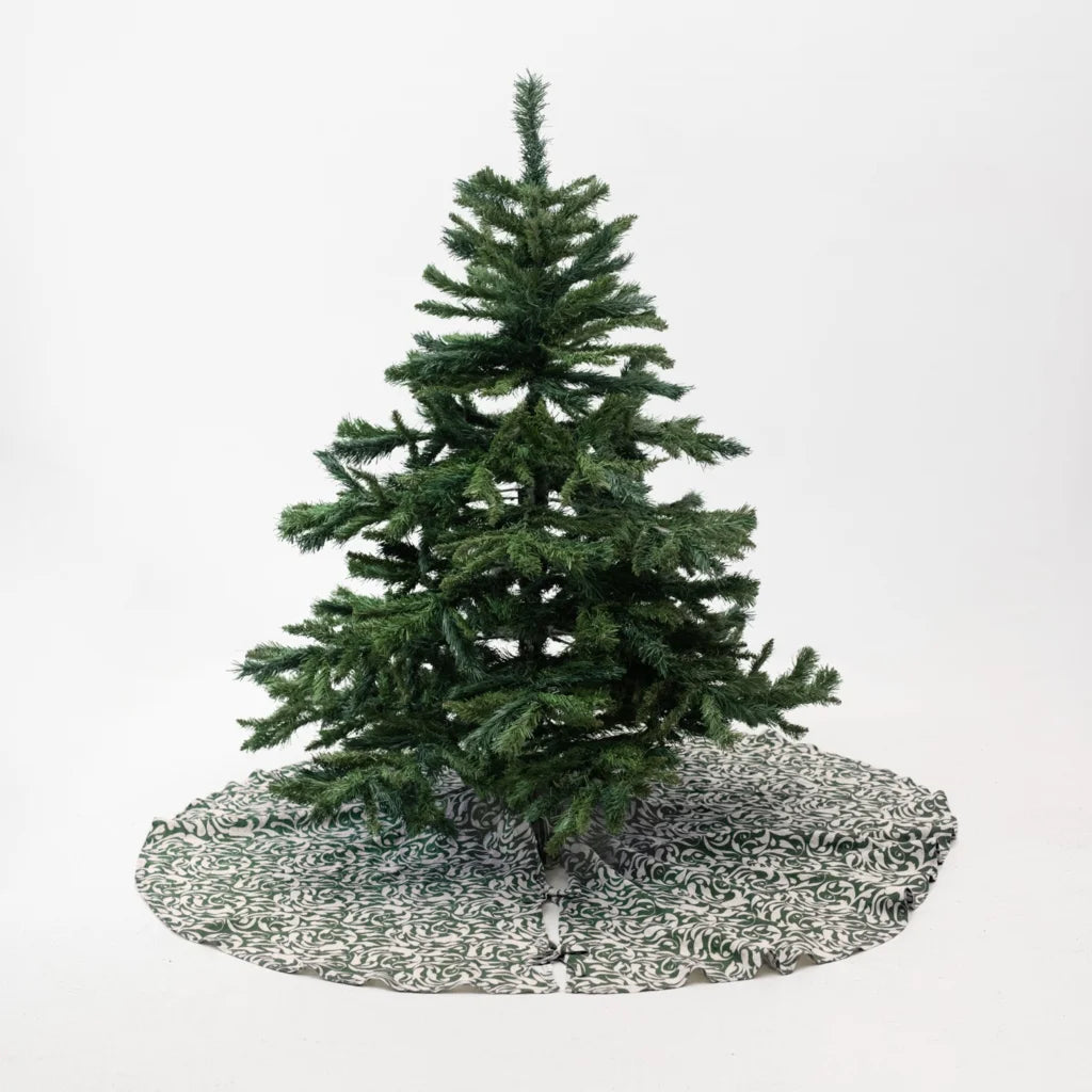 Leinen Weihnachtsbaumdecke Ranke in Grün+Beige Muster Ranke von Linen Tales Größe Ø 125 cm