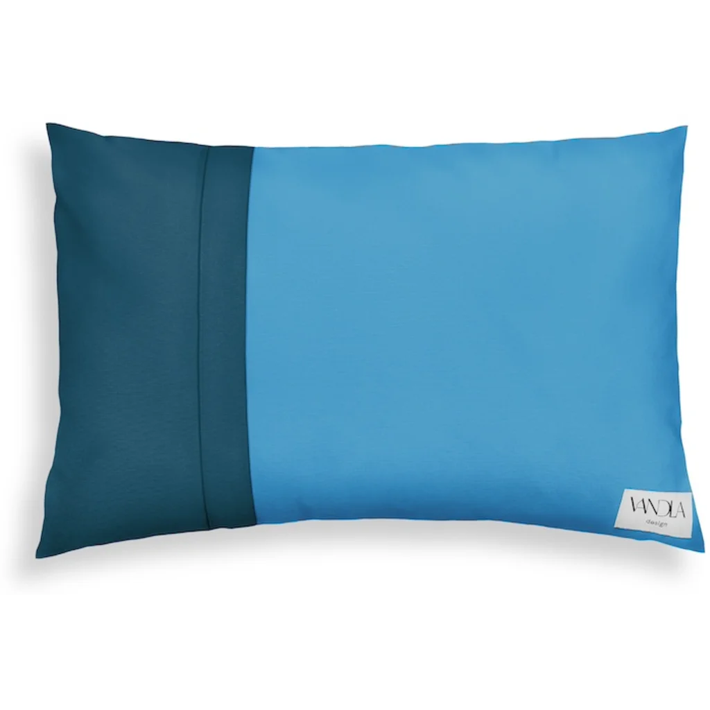 Modulare Kissenhülle rechteckig Farbkombinationen mit Atlantik in Atlantik+Petrol Blau+Blau von Vandla design Größe 40x60 cm