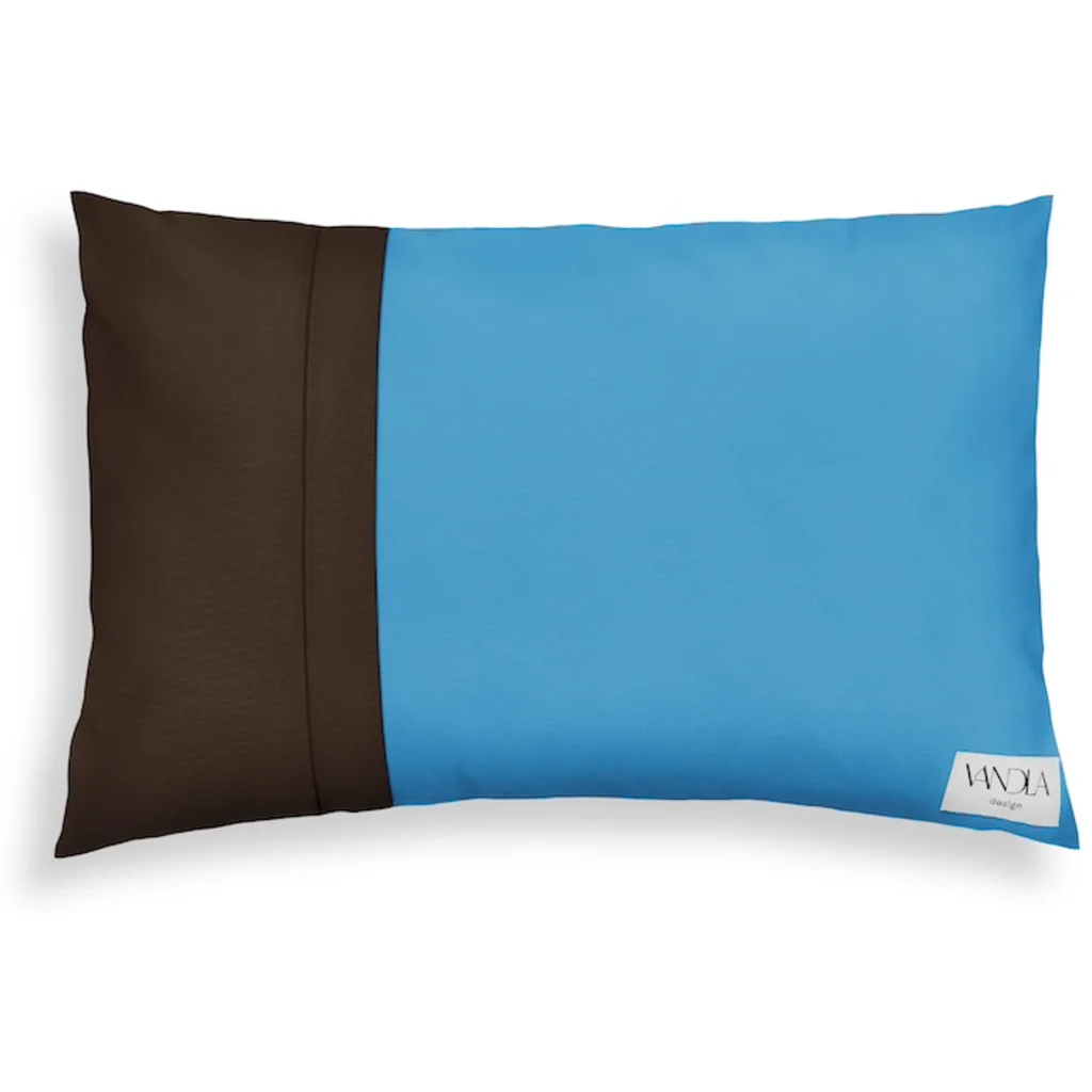 Modulare Kissenhülle rechteckig Farbkombinationen mit Atlantik in Atlantik+Schoko Blau+Braun von Vandla design Größe 40x60 cm