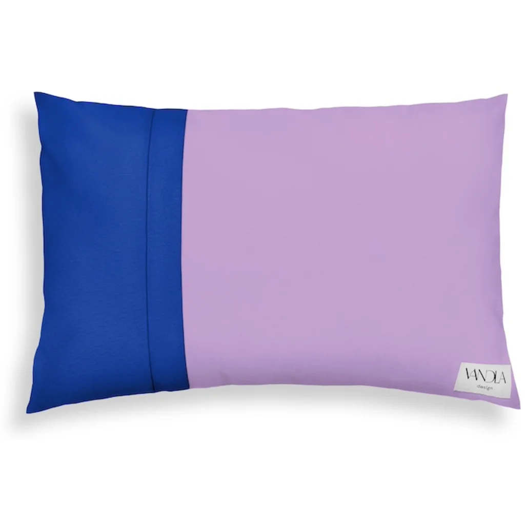 Modulare Kissenhülle rechteckig Farbkombinationen mit Flieder in Flieder+Kobalt Flieder+Blau von Vandla design Größe 40x60 cm