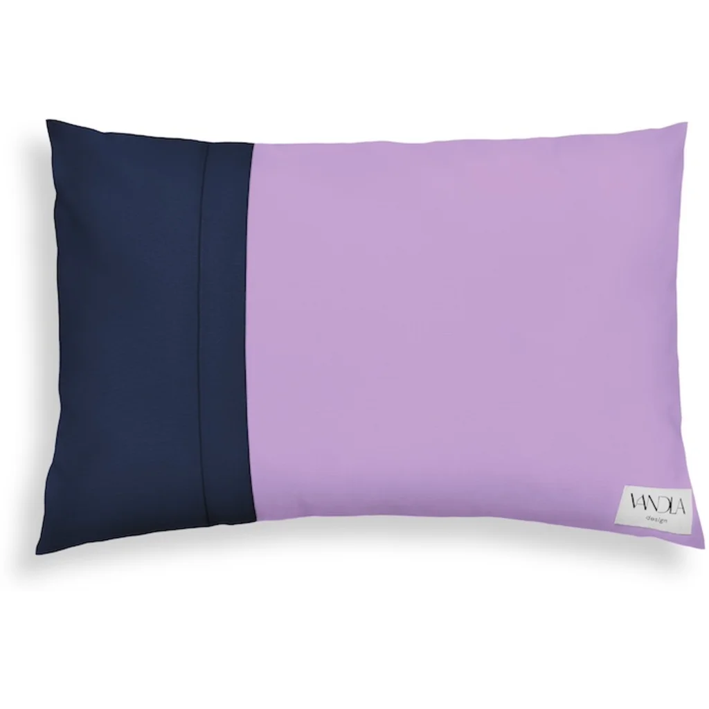 Modulare Kissenhülle rechteckig Farbkombinationen mit Flieder in Flieder+Marine Flieder+Blau von Vandla design Größe 40x60 cm