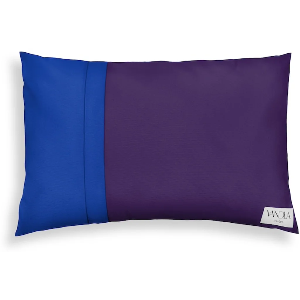 Modulare Kissenhülle rechteckig Farbkombinationen mit Lila in Lila+Kobalt Lila+Blau von Vandla design Größe 40x60 cm