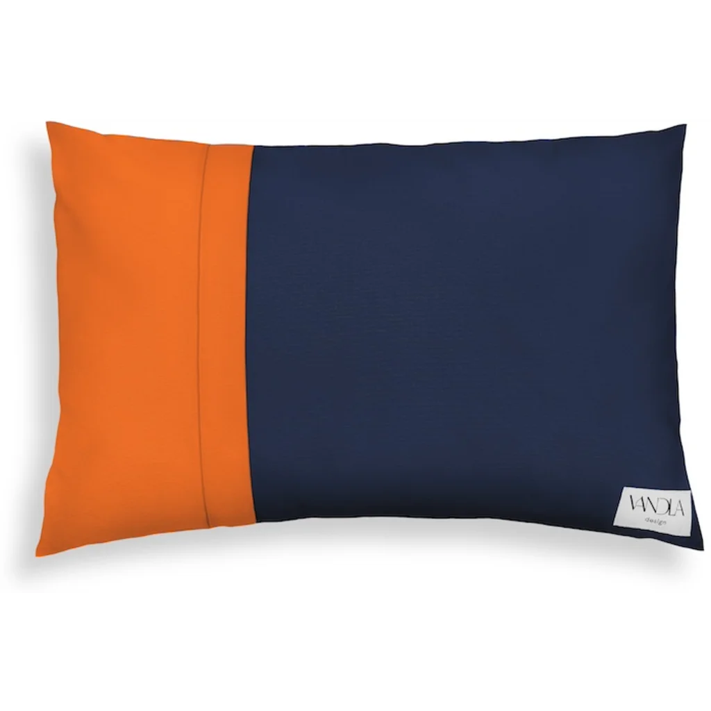Modulare Kissenhülle rechteckig Farbkombinationen mit Marine in Marine+Orange Blau+Orange von Vandla design Größe 40x60 cm