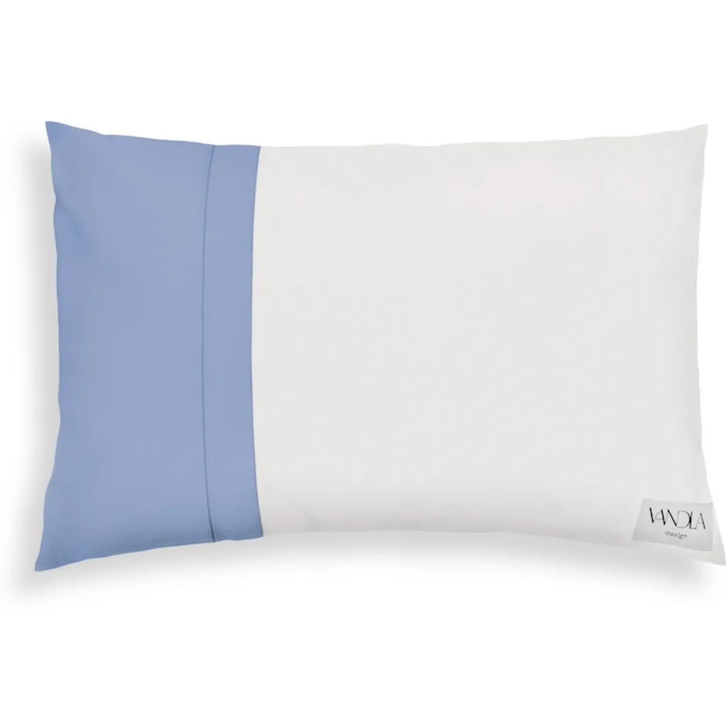 Modulare Kissenhülle rechteckig Farbkombinationen mit Weiß in Weiß+Jeansblau Weiß+Blau von Vandla design Größe 40x60 cm