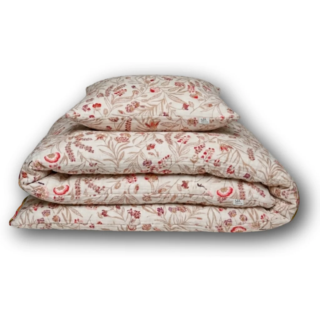 Musselin Bettwäsche Blumen Garnitur in Weiß+Beige+Pink Muster Blumen von hutch&putch Größe 135x200 + 80x80 cm