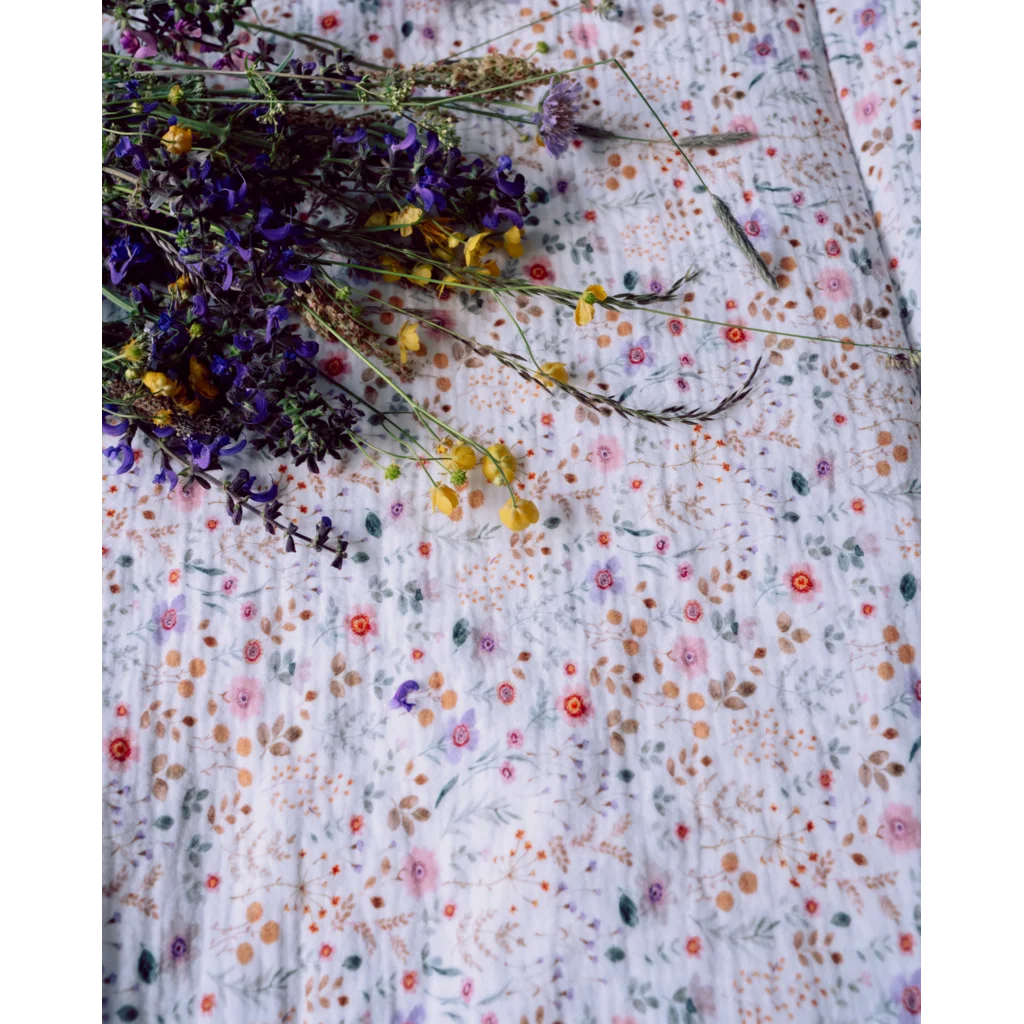 Musselin Bettwäsche Blumen Garnitur in Weiß+Flieder+Orange Weiß+Lila+Orange Muster Blumen von hutch&putch Größe 135x200 + 80x80 cm
