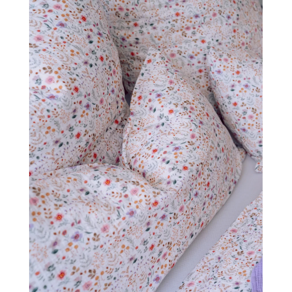 Musselin Bettwäsche Blumen Garnitur in Weiß+Flieder+Orange Weiß+Lila+Orange Muster Blumen von hutch&putch Größe 135x200 + 80x80 cm