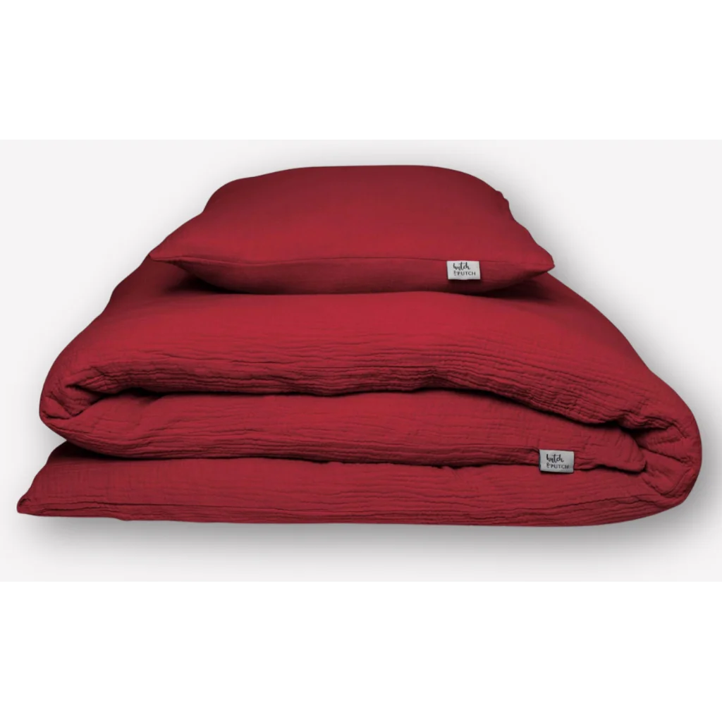 Musselin Bettwäsche Garnitur in Cranberry Rot von hutch&putch Größe 135x200 + 40x60 cm