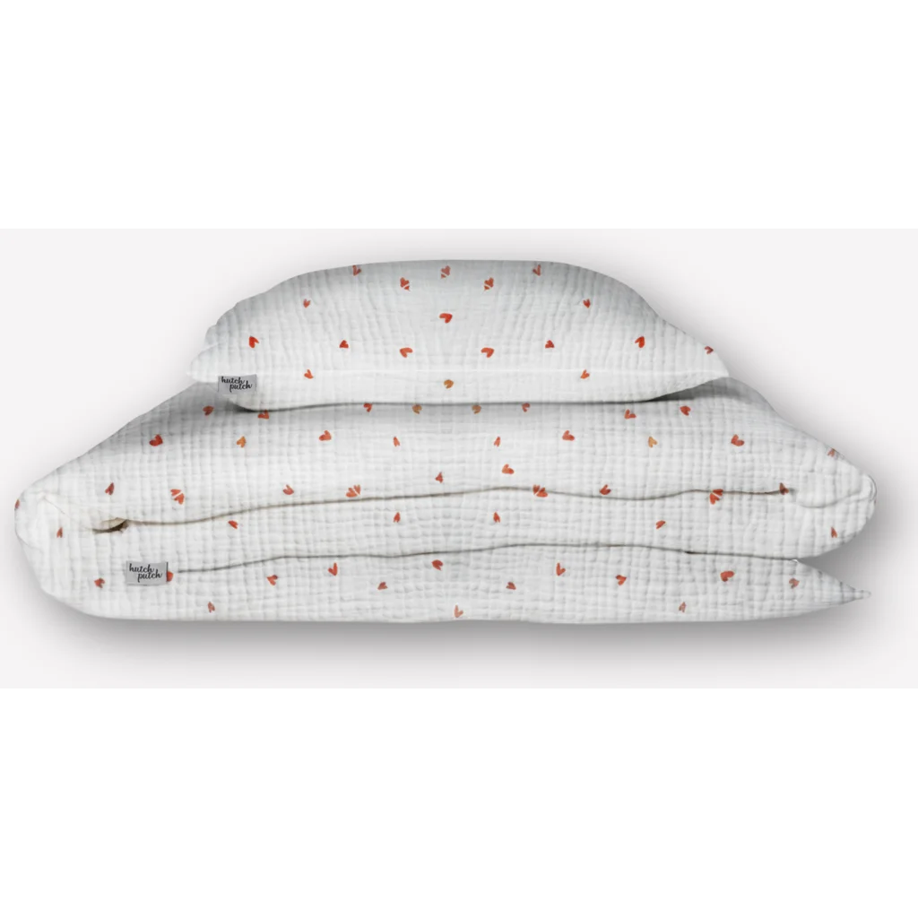 Musselin Bettwäsche Herz Garnitur 3-teilig in Weiß+Rot Muster Herz von hutch&putch Größe 240x240 + 2x 40x80 cm