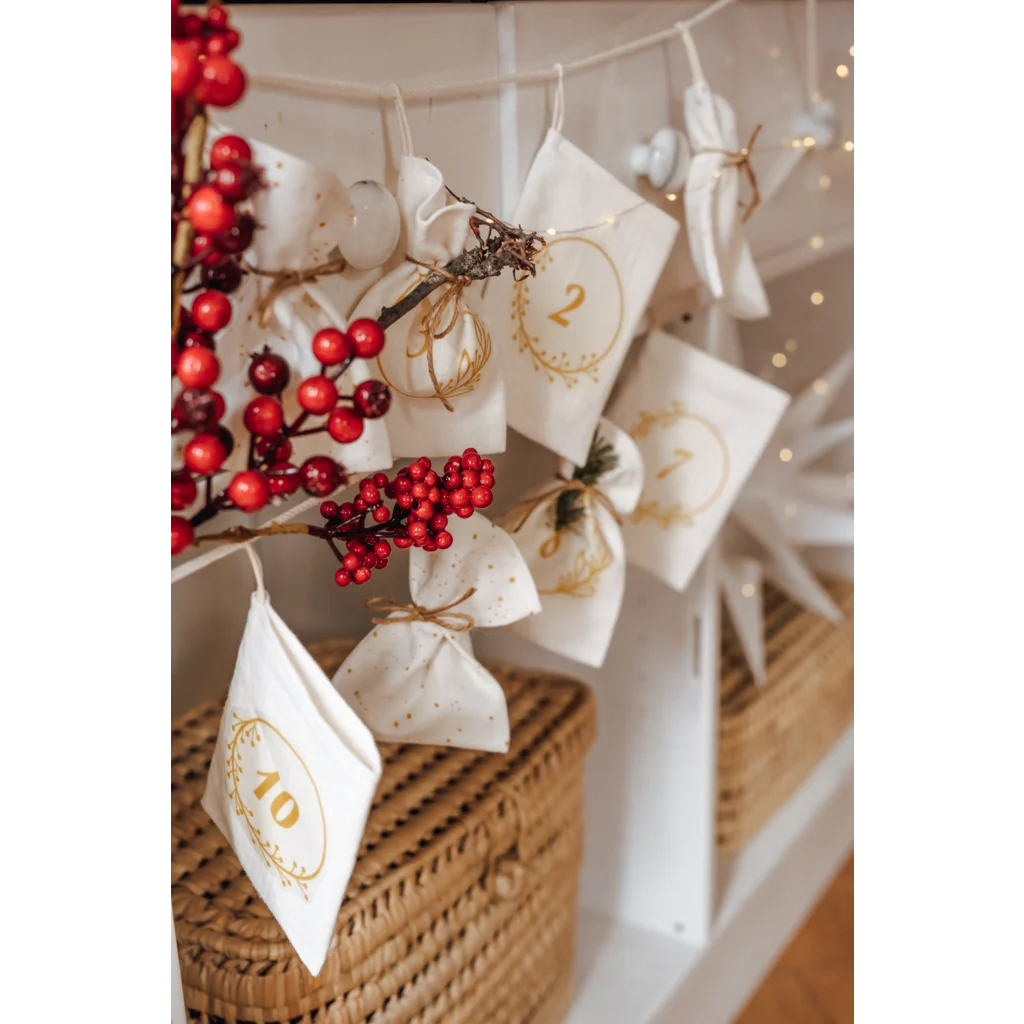 Bio Adventskalender Aufhänger Sparkling in Creme Muster Sparkling von kikadu Größe 270 cm