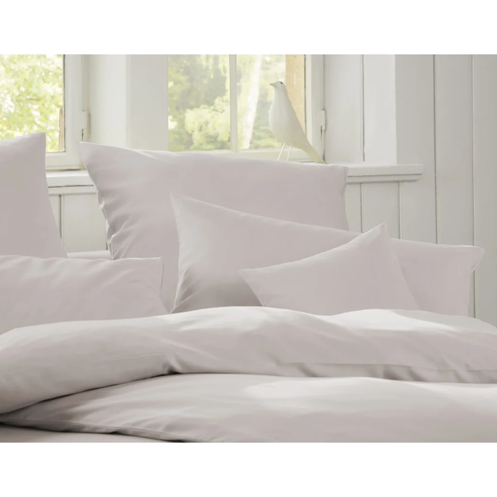 Bio Satin Bettwäsche Classic Garnitur in Kaschmir Beige von Cotonea Größe 135x200 + 80x80 cm