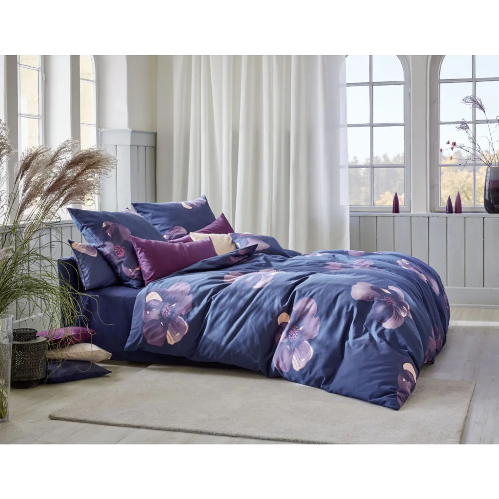 Bio Satin Bettwäsche Dunkle Anemone Kissenbezug in Lila+Blau Muster Dunkle Anemone von Cotonea Größe 40x80 cm