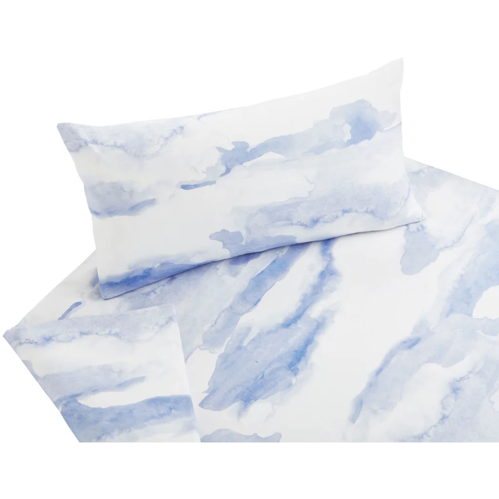 Bio Satin Bettwäsche Wolken Garnitur in Blau Muster Wolken von Cotonea Größe 155x220 + 80x80 cm