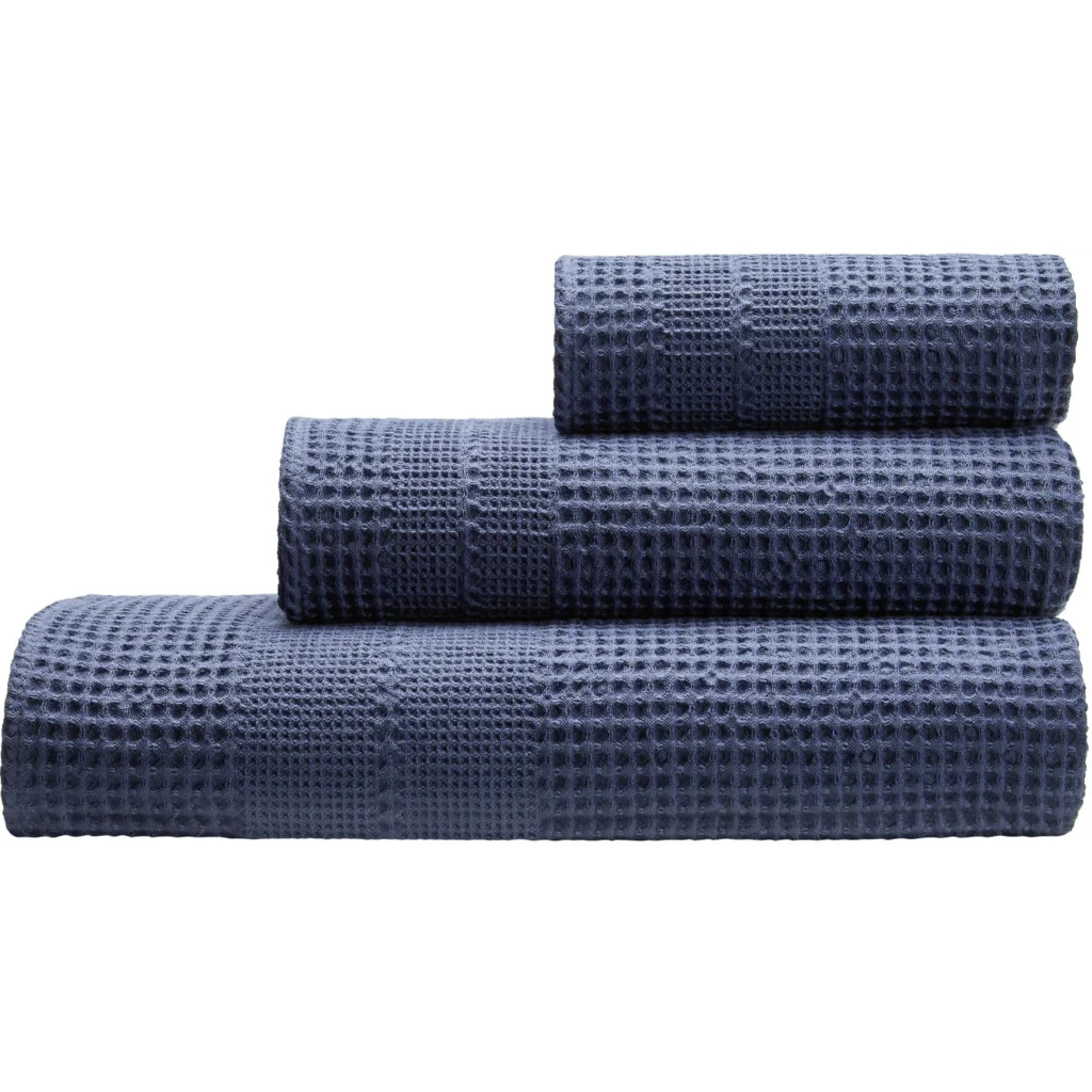 Bio Waffelpiqué Duschtuch in Steinblau Blau von Cotonea Größe 70x140 cm